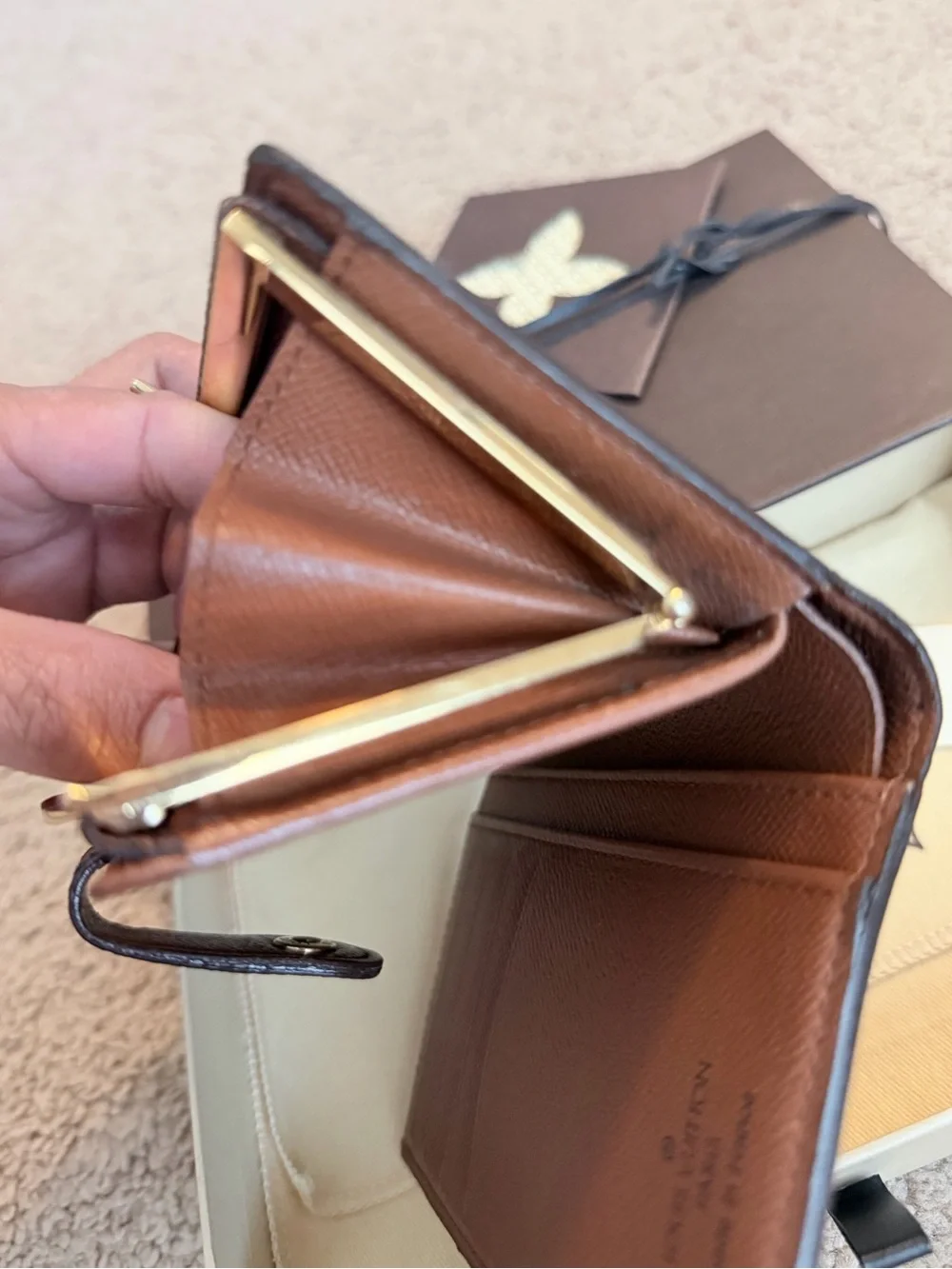 LOUIS VUITTON (kisslock)